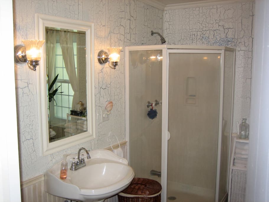 Main Bathroom