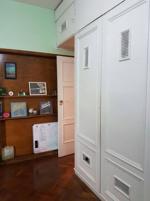 Room entrance and wardrobe