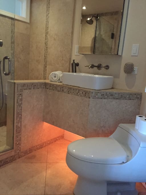 Superior en-suite bathroom.