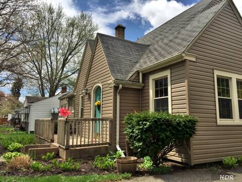 Cozy home in front of the park and close to NIU