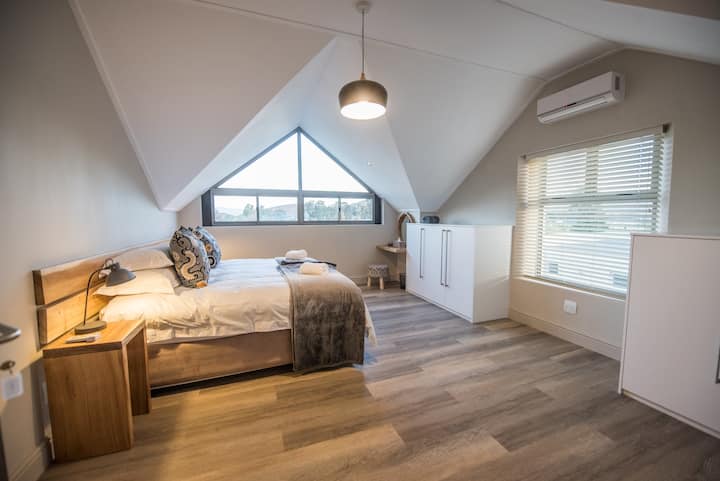 Მეოთხე ფლიგელი (პირველი სართული)