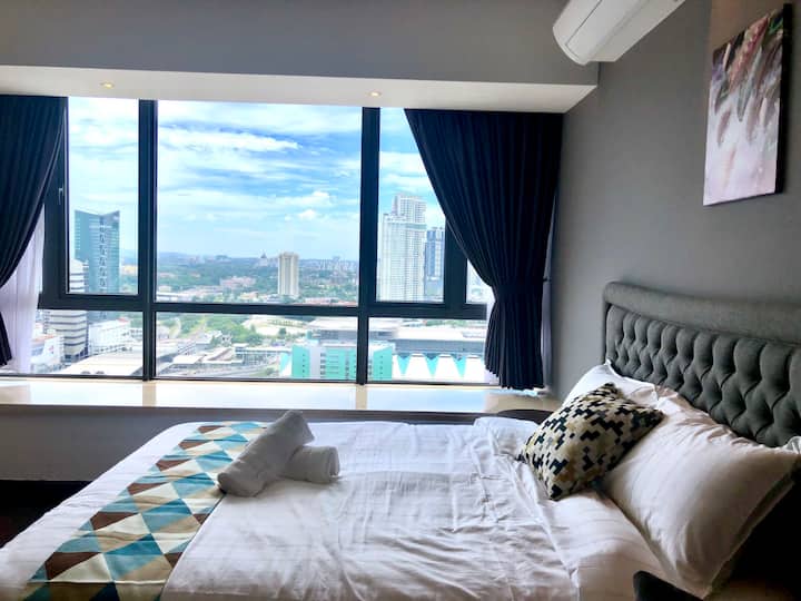 5 Min Walk To Ciq Lux Couple Suites Above R&f Mall - Yishun