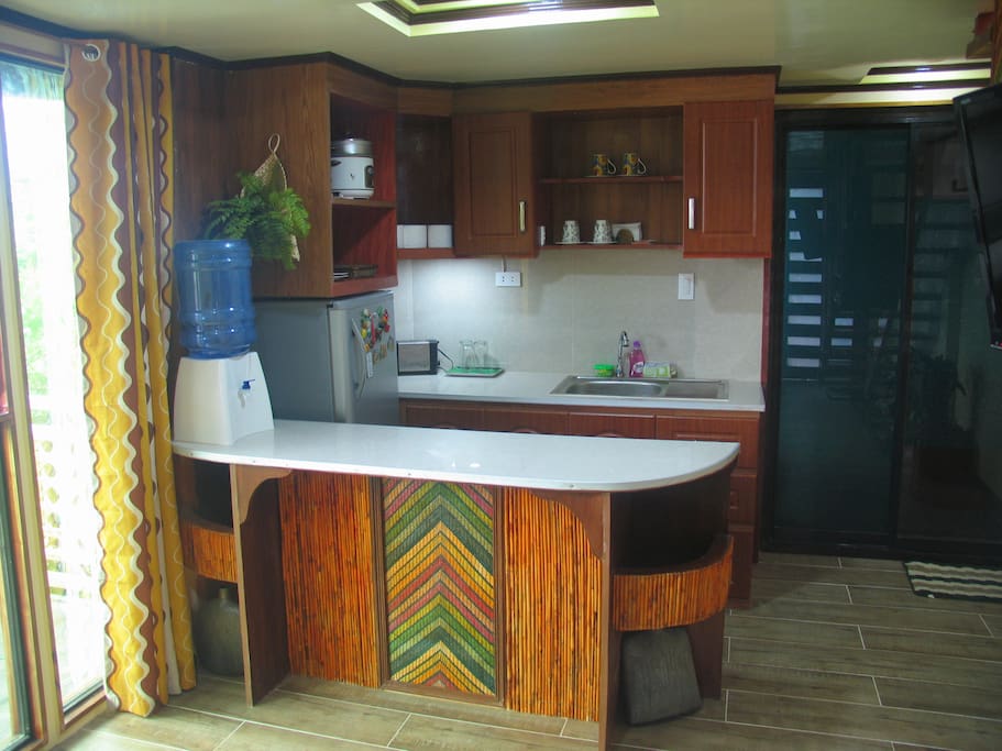 Well equipped kitchen for those looking to self cater.