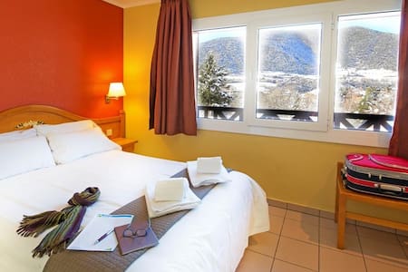 Comfortable and nice apartment with mountain views