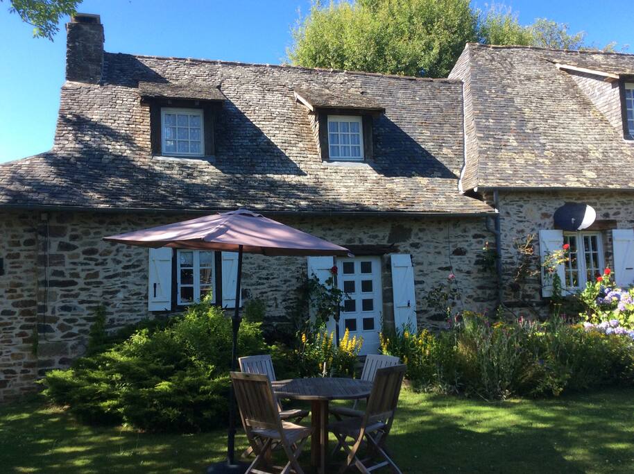 Accommodation includes a separate private garden for guests with outdoor furniture