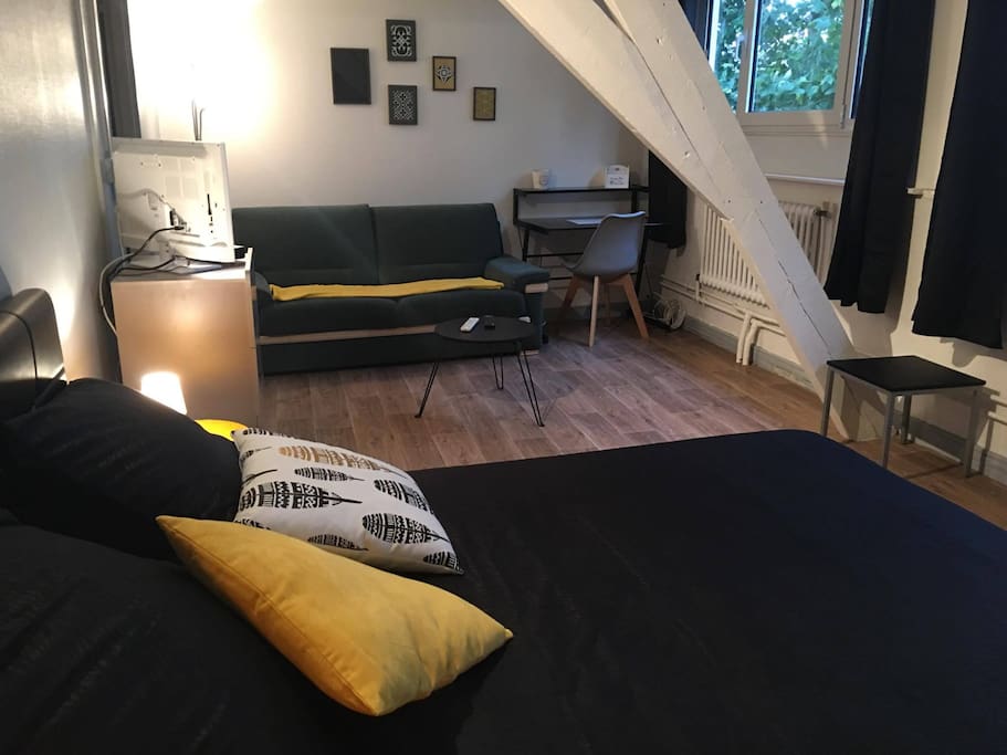 Chambre cosy côté salon au deuxième étage