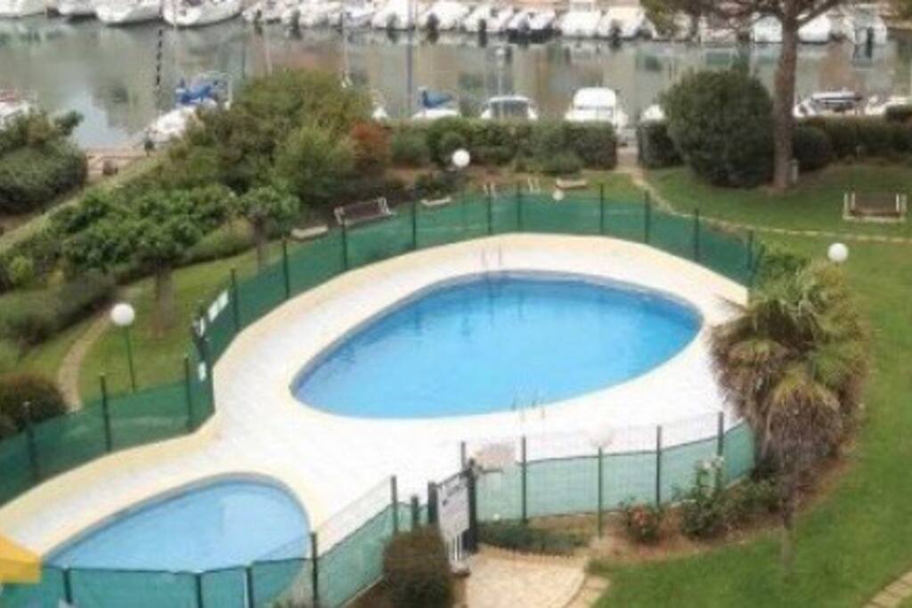 Piscine et pataugeoire avec digicode