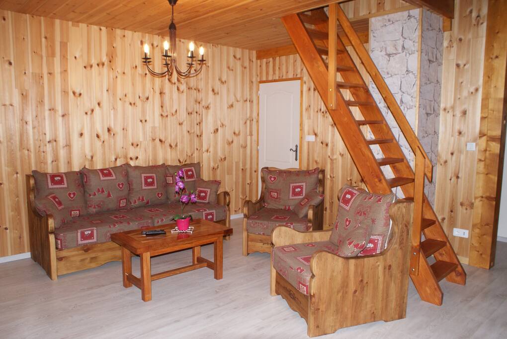 un salon ambiance montagne