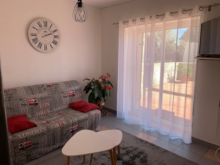 BZ transformohet në një krevat shtesë nëse nevojitet