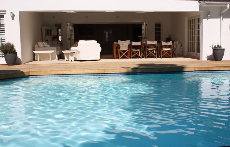 Constantia Garden Lodge – Family Home gallery image 4