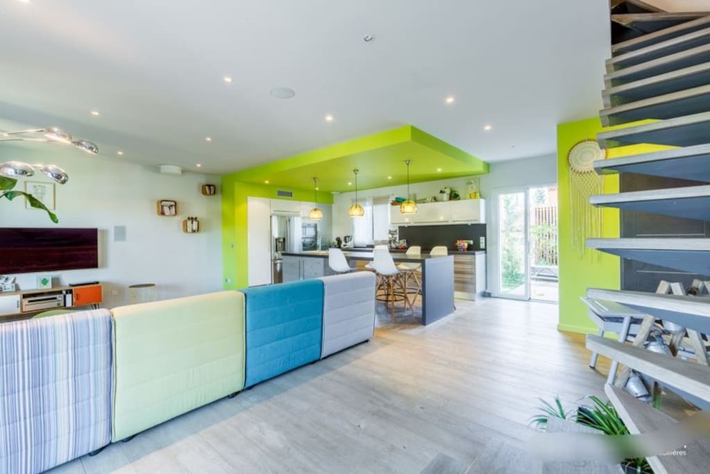 salon et cuisine moderne équipée 60m2