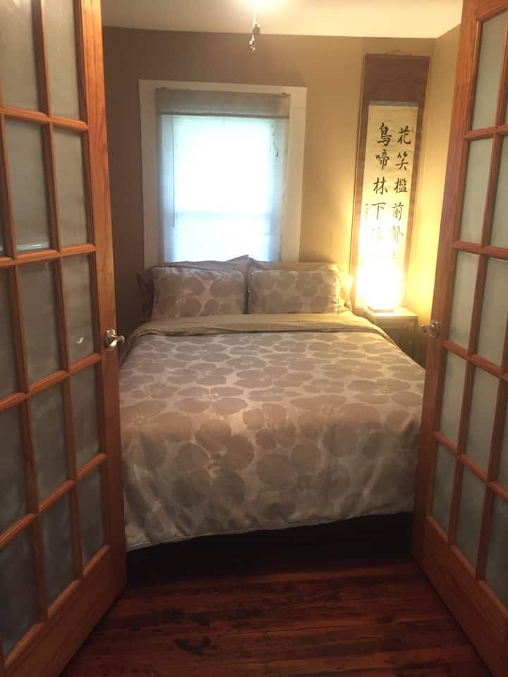 Det andra sovrummet har också en madrass i queen-storlek.  Lika välutrustat...