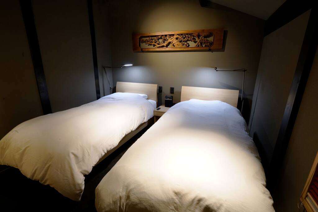 Western bedroom on 2F