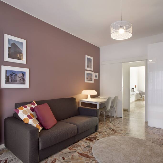 soggiorno con divano letto matrimoniale/living room with double sofa bed