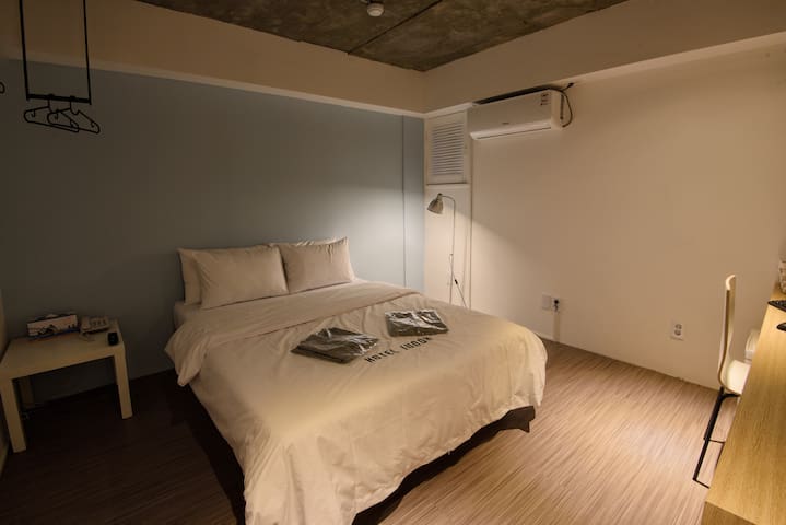 Juno Hotel