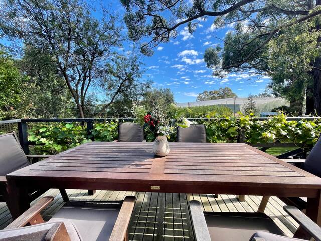 3 BR house w/ heated pool & spa in wine region gallery image 3