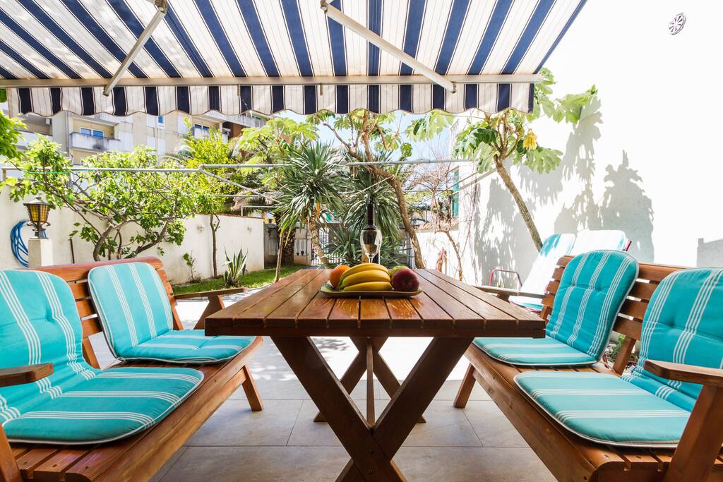 Shared terrace, shared garden