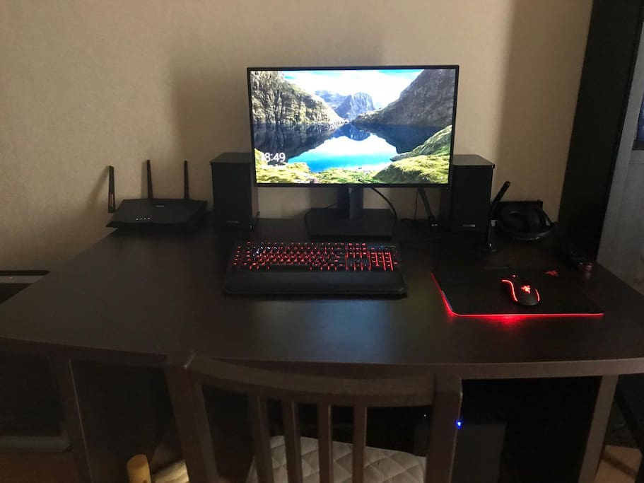 Main room PC and PC table