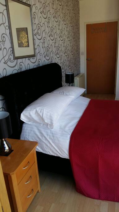 Beautiful Black Velvet Bed with memory foam matrass. Egyptian cotton linen