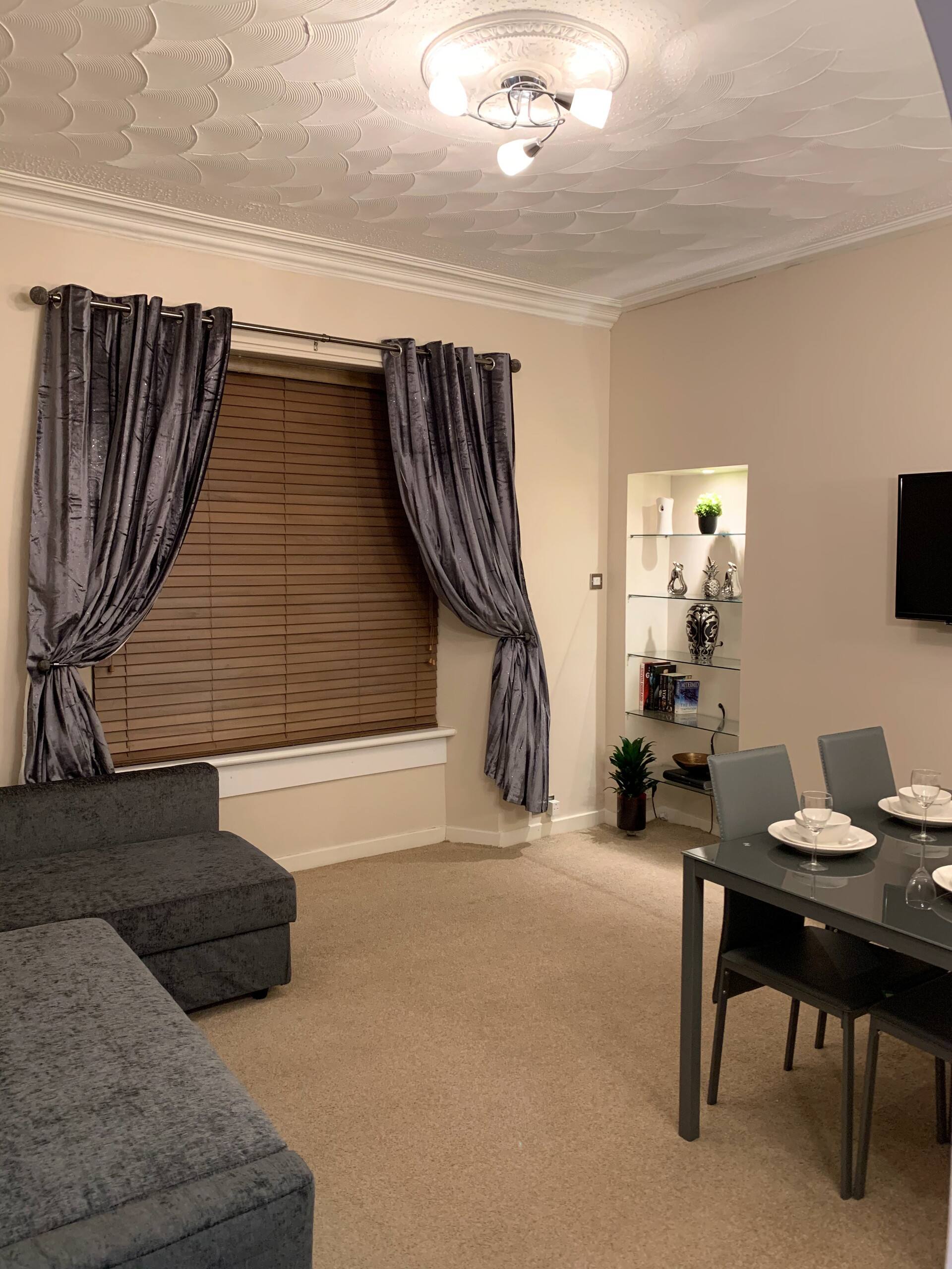 Dunfermline GF flat, 5 min walk to Train St. and High St.
