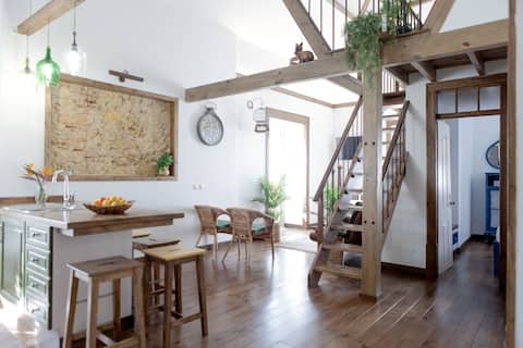 Top Airbnb: Zeta's Cafofos ;Sunny Duplex Downtown Setúbal em União Das Freguesias De Setúbal (São Julião, Nossa Senhora Da Anunciada E Santa Maria Da Graça)