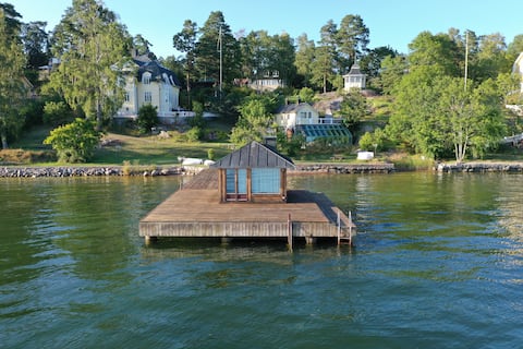Waterfront house in the archipelago of Stockholm