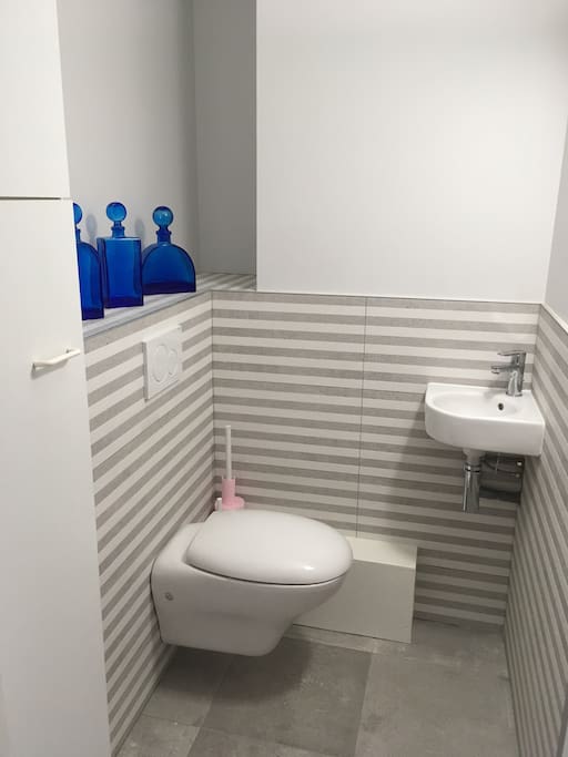 Toilettes accessible pour personne à mobilité réduites
