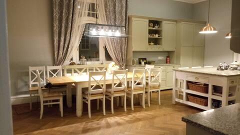Unique family-friendly 175m2 apartment with garden