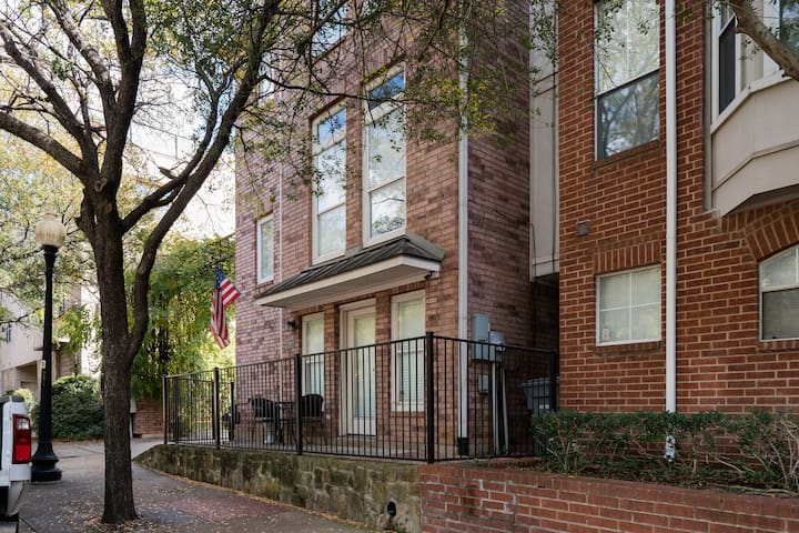 Charming Home in Heart of Uptown Dallas gallery image 4