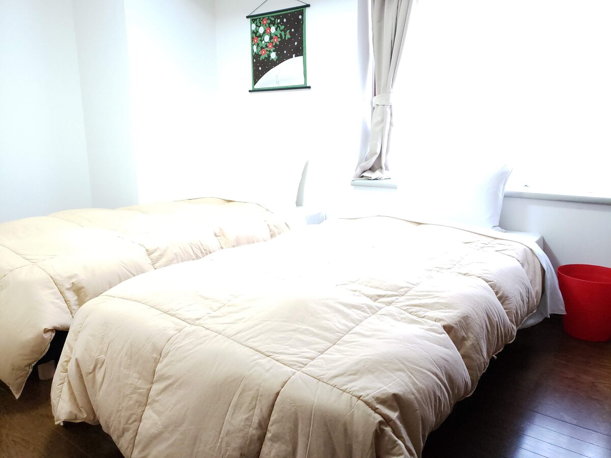 מיטת יחיד *2