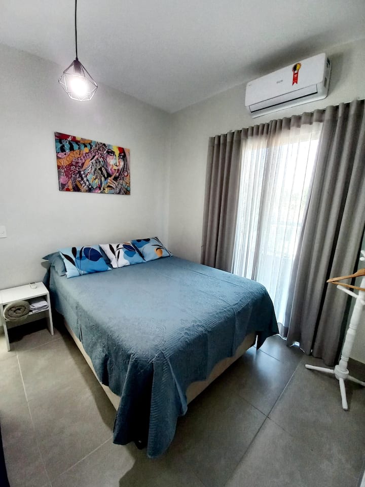 Спалня 3 с балкон (едно двойно легло и двойно легло)