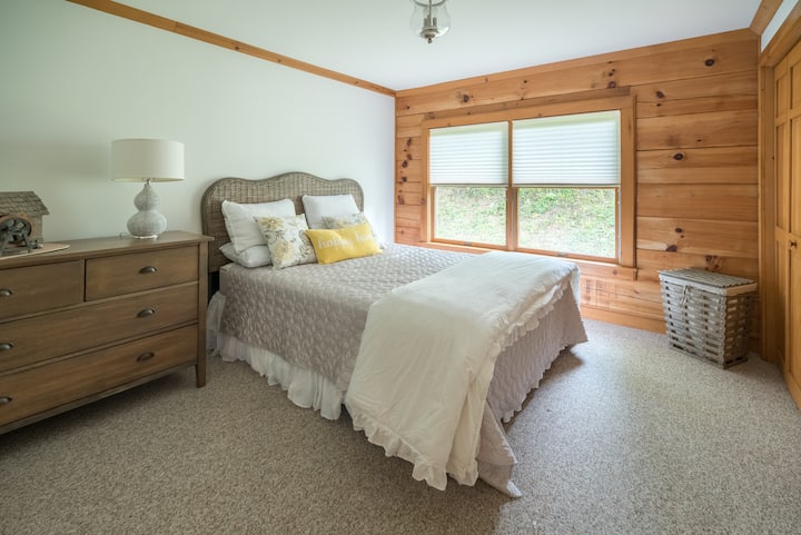 เตียงควีนไซส์ 