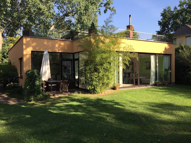 Oasis in the urban jungle – 150 qm green/citynear