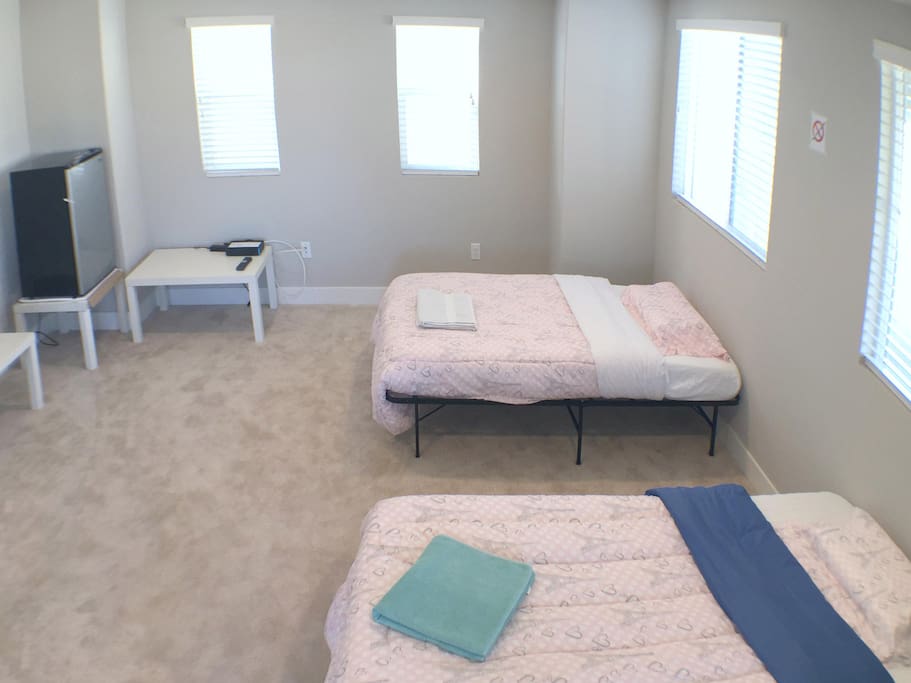 Bonus Room 1 - with 2 twin beds, 1 refrigerator & HDTV.