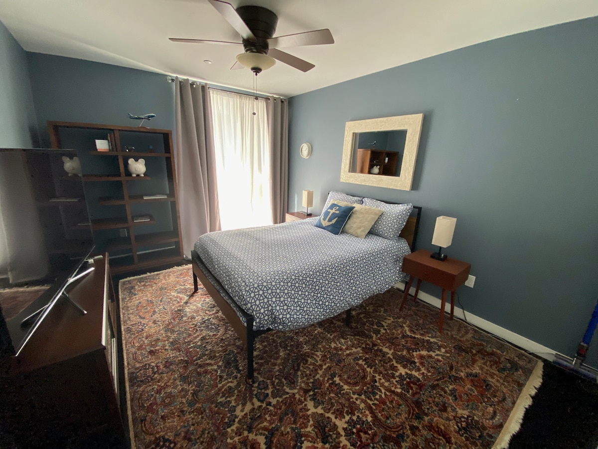 Стая за гости на горния етаж - двойно легло (двойно легло) - 55 - инчов телевизор