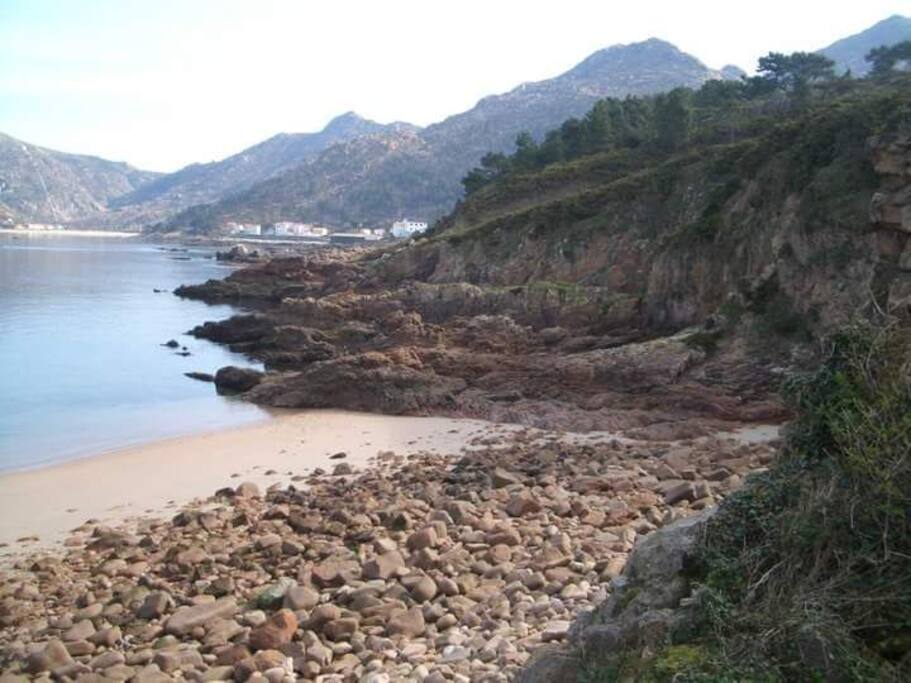 O Fornelo. Una pequeña playa recogida a poquitos metros de la casa