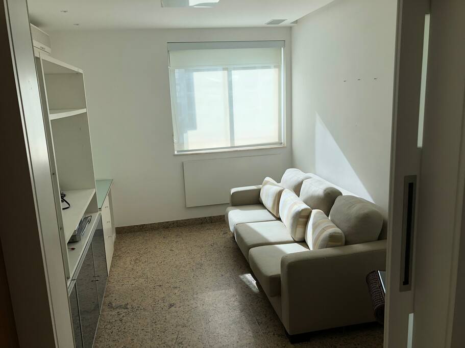 Quarto de tv podendo virar quarto