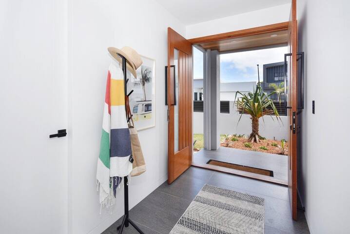 Luxury Bokarina Beachhouse gallery image 4