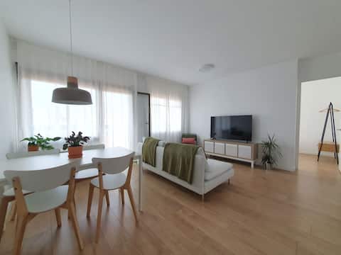 cozy apartment with balcony near Metro