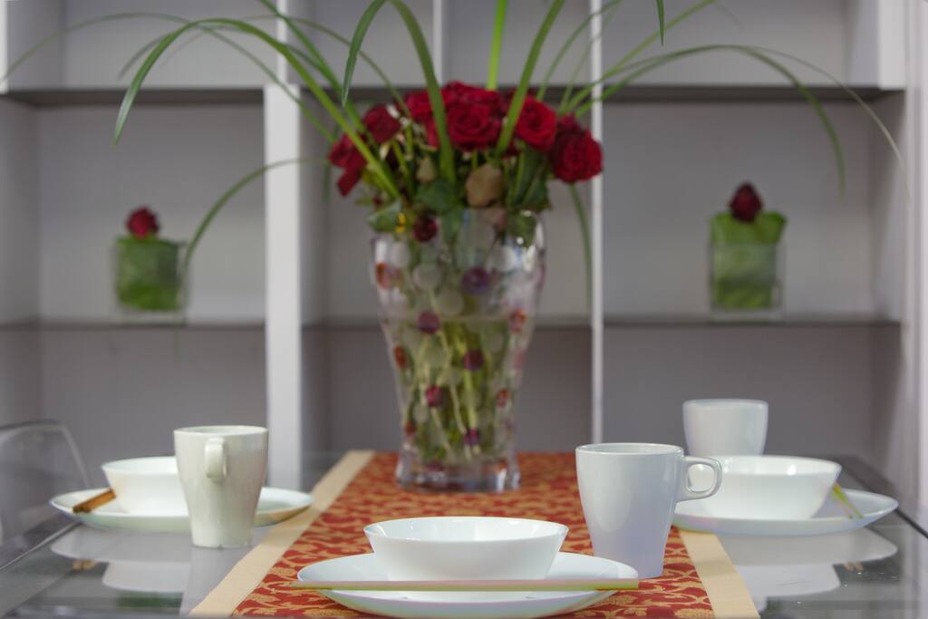 餐桌 Dining Table