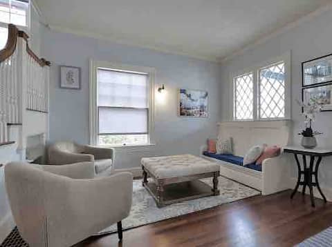 Top performing Airbnb: Charming 5/4 In The Heart of Town, Yard, Park Free in Bar Harbor
