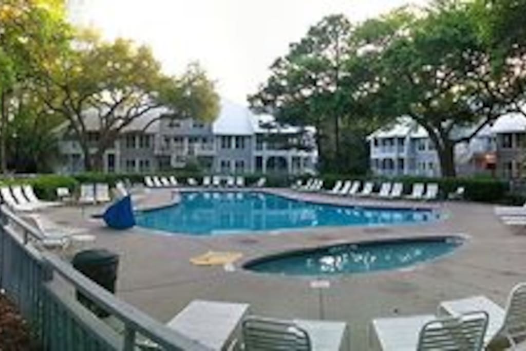 Ocean Palms Pool (1 of 2)