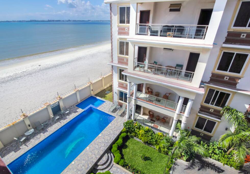 Oceanwave Apartments with Uninterruptible Ocean View