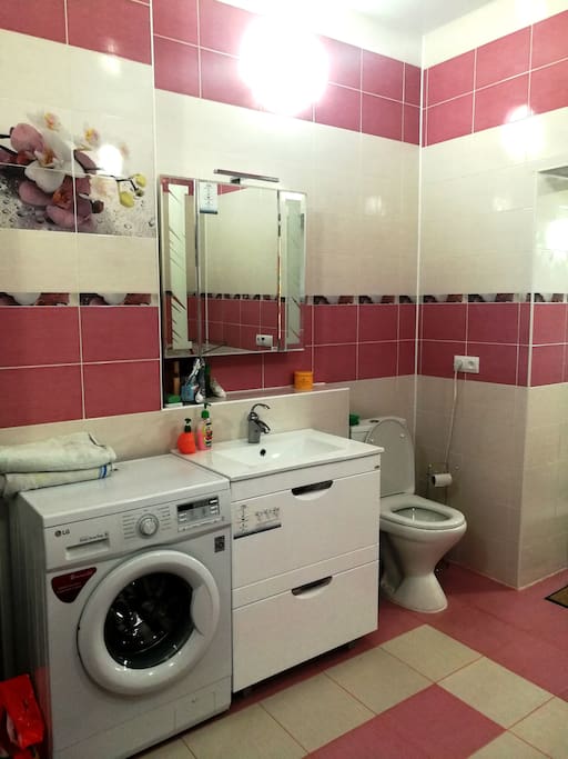 Renovated in 2018. Everything is clean and new.