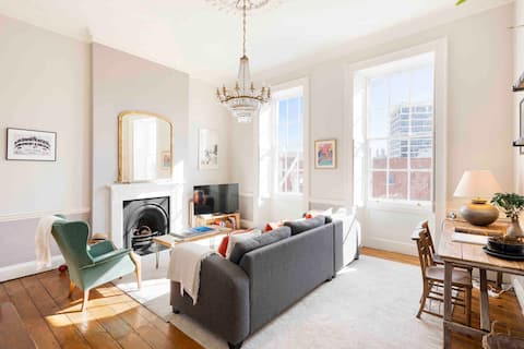 STUNNING City Centre Living - with parking