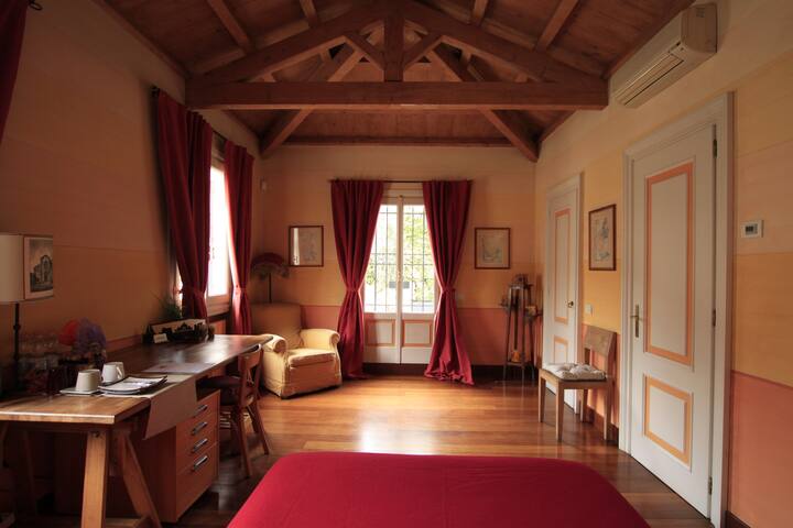 Amazing loft close to San Babila gallery image 4