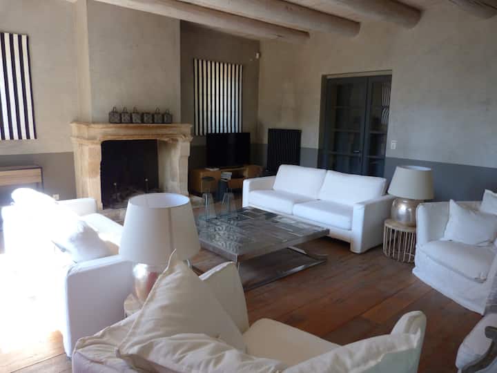 Très Beau Mas Sur Un Grand Terrain - Uzès