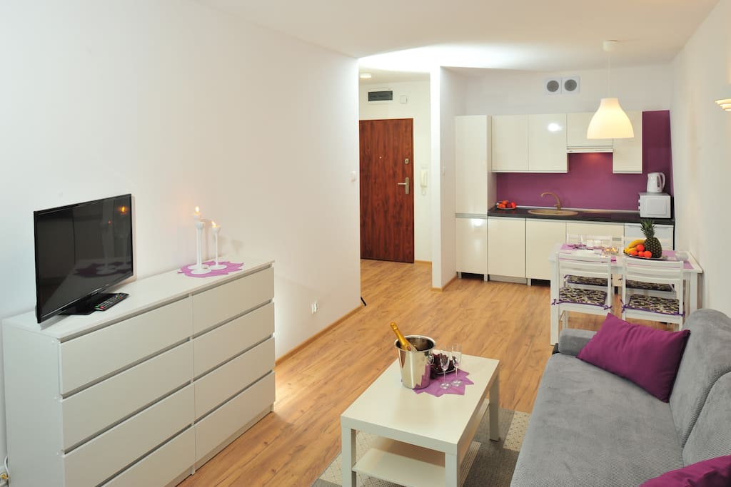 Apartament Solna B 307 - salon z aneksem kuchennym