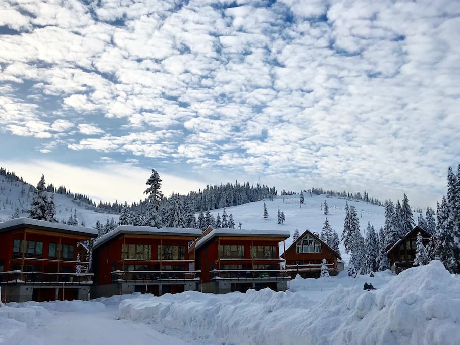 Ski-In & Ski-Out!