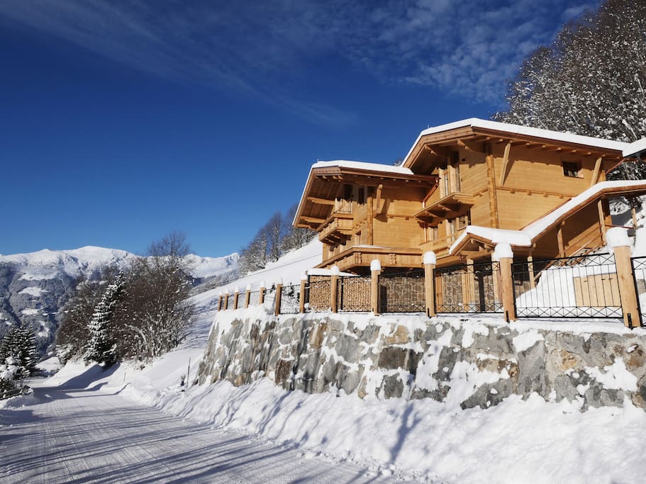Direkt am Skigebiet der Zillertal Arena